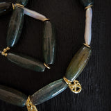 Collar Néfer Ághatas