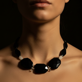 Collar Duat Ághatas