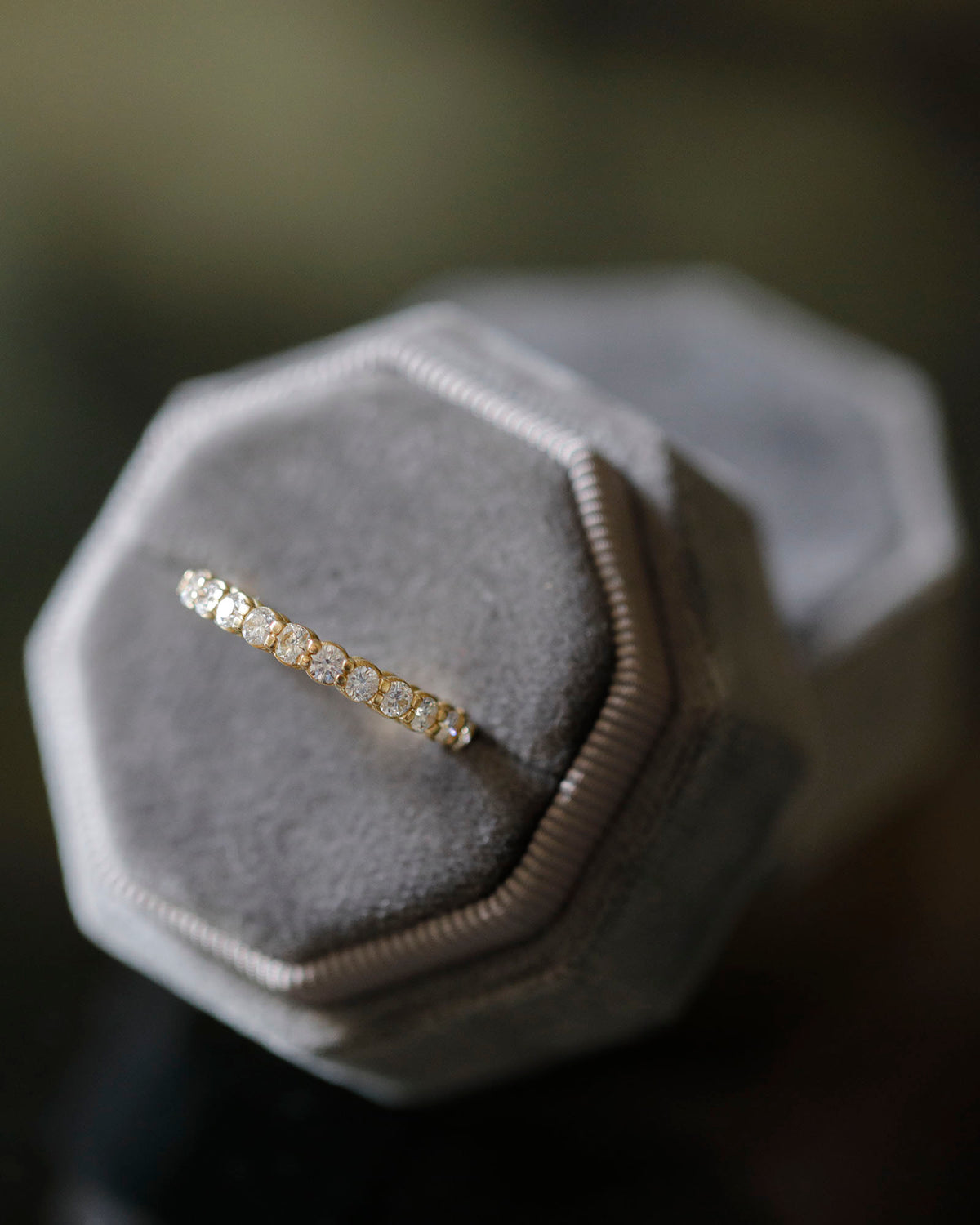 Anillo Medio Cintillo Grifas